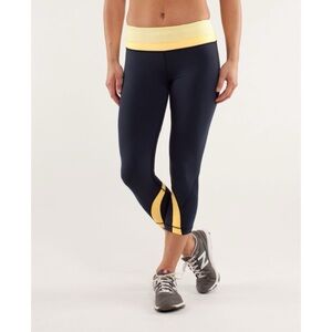 Lululemon Run: Inspire Crop II Inkwell / Mellow Lemon / Burning Yellow 10